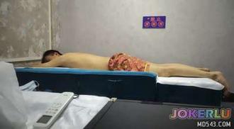  眼镜小哥还没开始按摩老二就翘得老高 燕姐