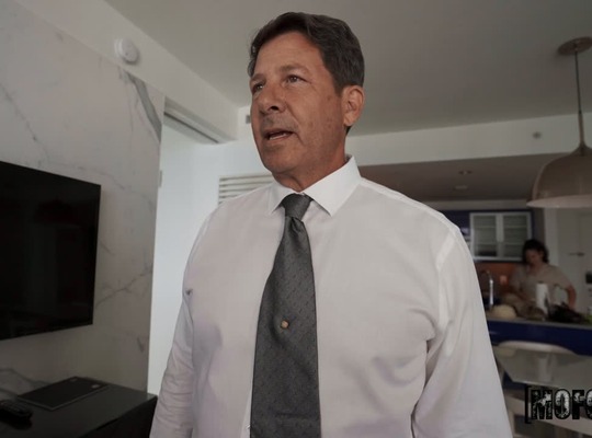 MOFOS2025-09-26我们想要延迟退房