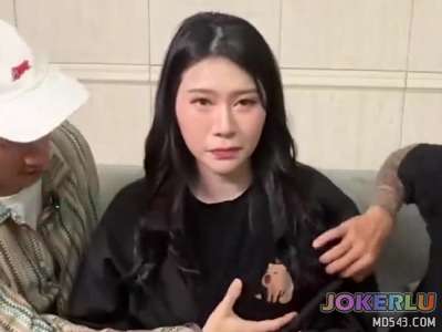  小隻馬美少女4P車輪戰 秋元今